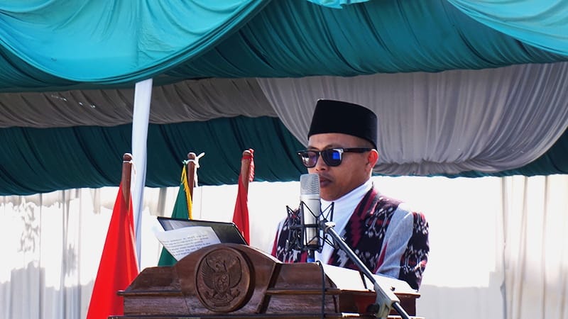 HARI SANTRI NASIONAL 2022, GUS NASYAR PIMPIN UPACARA PENGIBARAN BENDERA DI LAPANGAN TSANIA