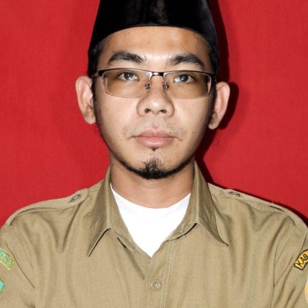 Khaerul Umam, Lc. S.H.