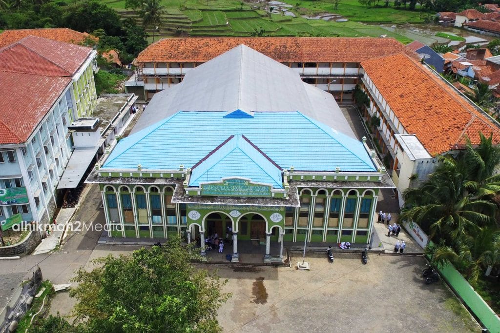 AULA GOR Serbaguna Al Hikmah 2-1